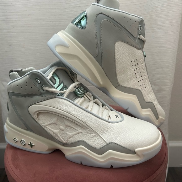 Louis Vuitton Trainer 2 Sneaker - Picture 1 of 9